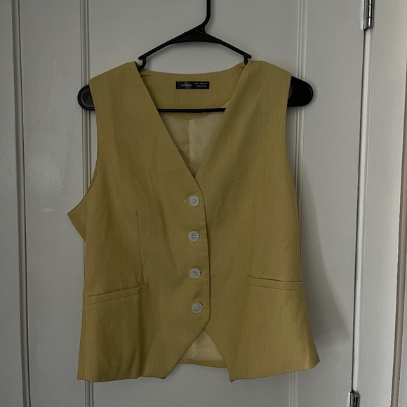 Bright Yellow Vest - Size M - Picture 1 of 3
